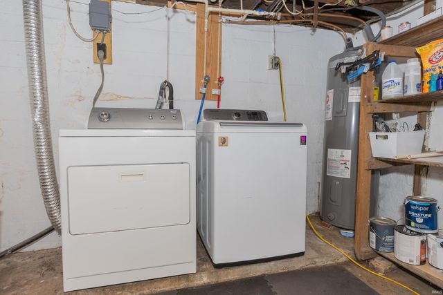 10000 Lockwood Lane, Newburgh, IN 47630