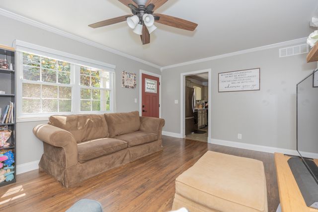 10000 Lockwood Lane, Newburgh, IN 47630