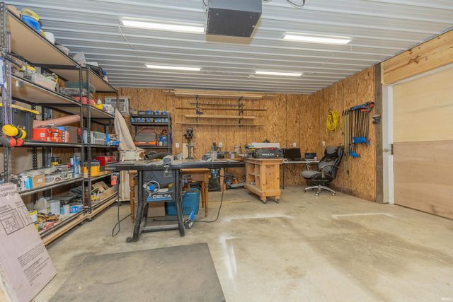 10000 Lockwood Lane, Newburgh, IN 47630