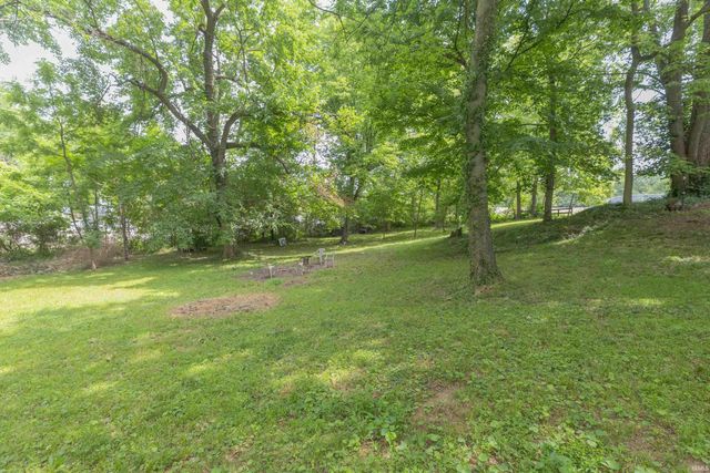 10000 Lockwood Lane, Newburgh, IN 47630