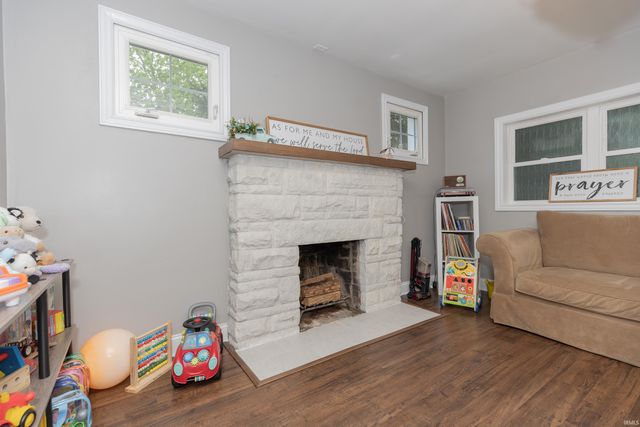 10000 Lockwood Lane, Newburgh, IN 47630