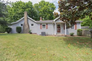10000 Lockwood Lane, Newburgh, IN 47630