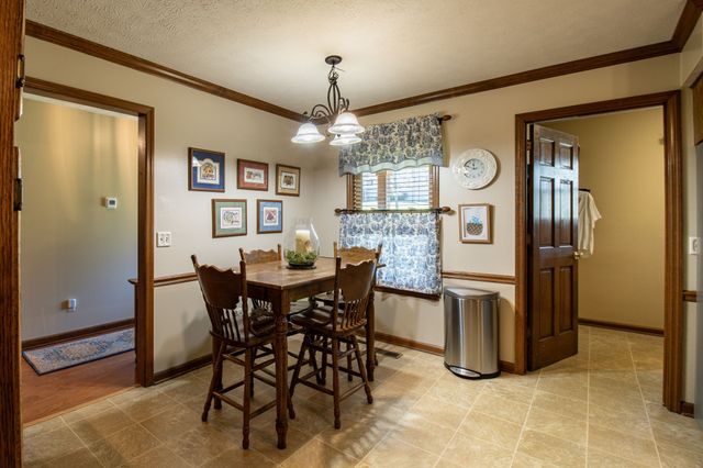 1420 Cantrell Dr, Cottontown, TN 37048