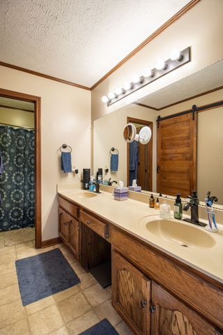1420 Cantrell Dr, Cottontown, TN 37048