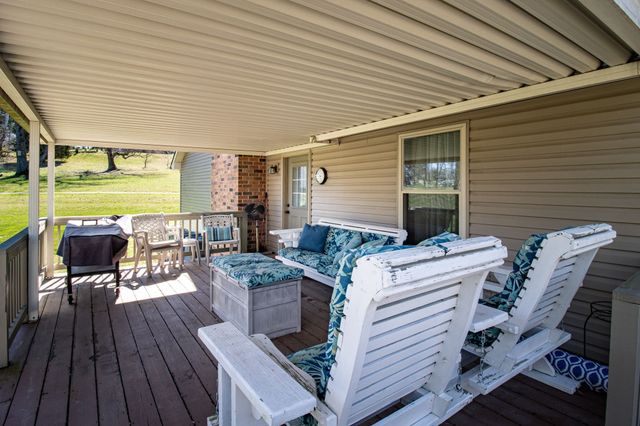 1420 Cantrell Dr, Cottontown, TN 37048