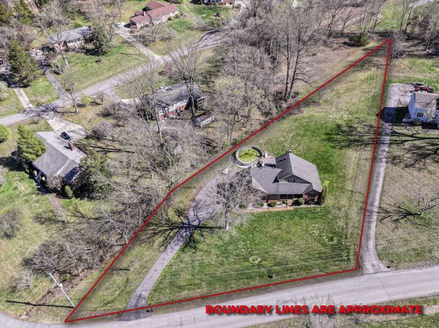 1420 Cantrell Dr, Cottontown, TN 37048