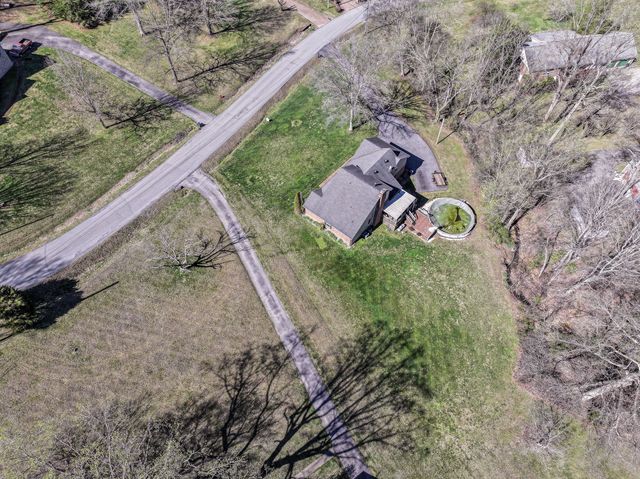 1420 Cantrell Dr, Cottontown, TN 37048