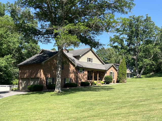 1420 Cantrell Dr, Cottontown, TN 37048