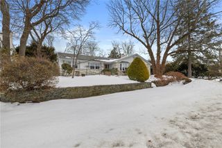 214 Meshanticut Valley Parkway, Cranston, RI 02920