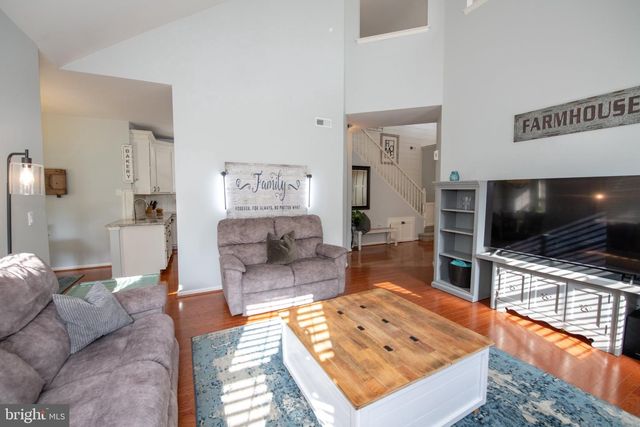 748 S SETTLERS CIR, Warrington, PA 18976