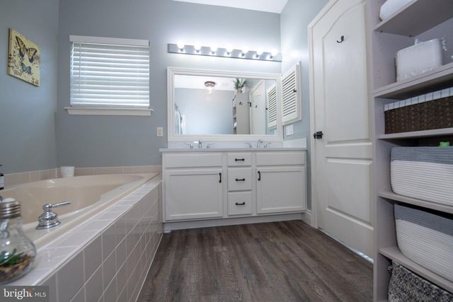 748 S SETTLERS CIR, Warrington, PA 18976