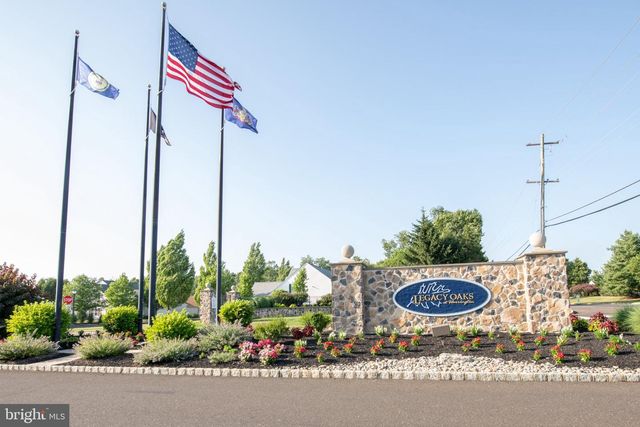 748 S SETTLERS CIR, Warrington, PA 18976