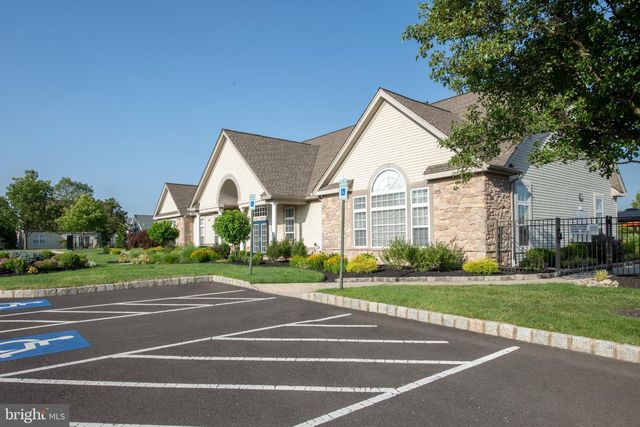 748 S SETTLERS CIR, Warrington, PA 18976