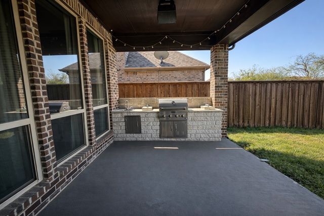 1304 Damsel Caitlyn Drive, Lewisville, TX 75056
