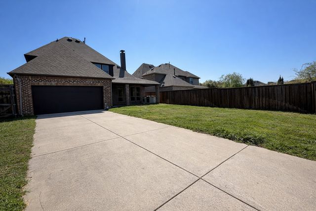 1304 Damsel Caitlyn Drive, Lewisville, TX 75056