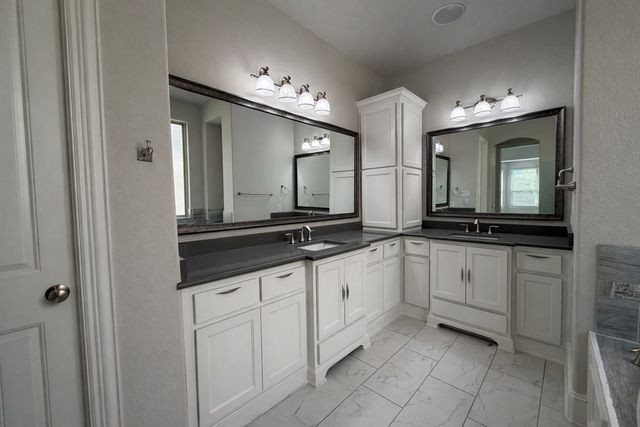 1304 Damsel Caitlyn Drive, Lewisville, TX 75056