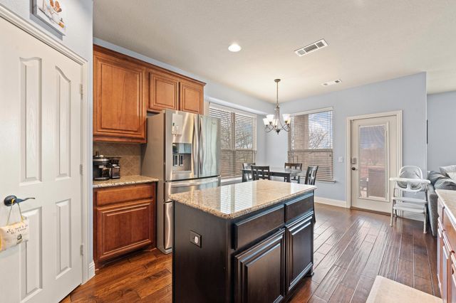 714 Green Leaf Drive, Midlothian, TX 76065