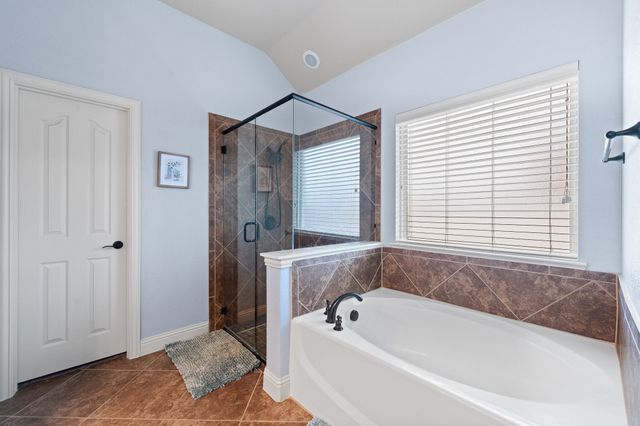 714 Green Leaf Drive, Midlothian, TX 76065