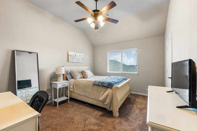 714 Green Leaf Drive, Midlothian, TX 76065