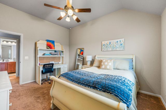 714 Green Leaf Drive, Midlothian, TX 76065