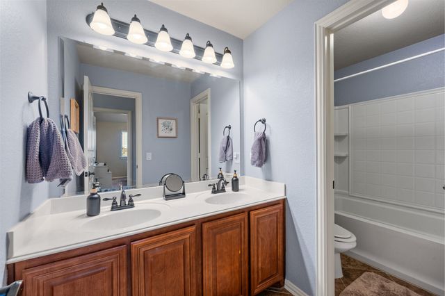 714 Green Leaf Drive, Midlothian, TX 76065