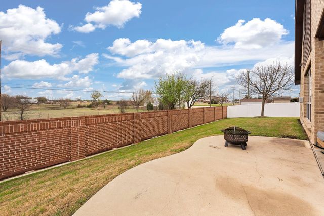 714 Green Leaf Drive, Midlothian, TX 76065