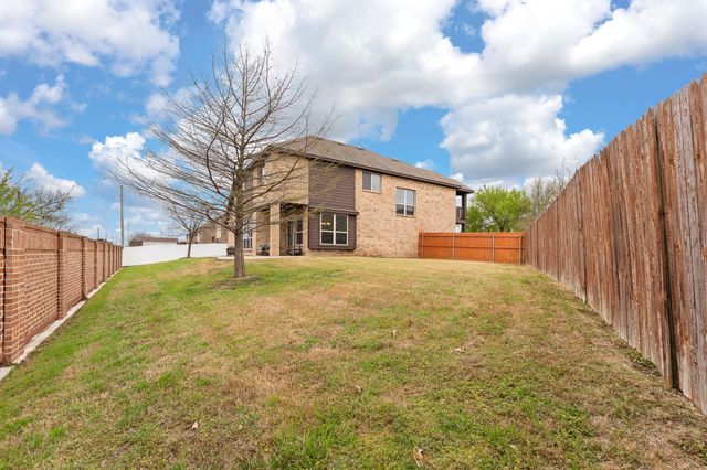 714 Green Leaf Drive, Midlothian, TX 76065