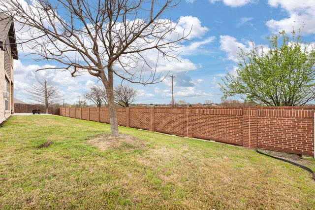 714 Green Leaf Drive, Midlothian, TX 76065