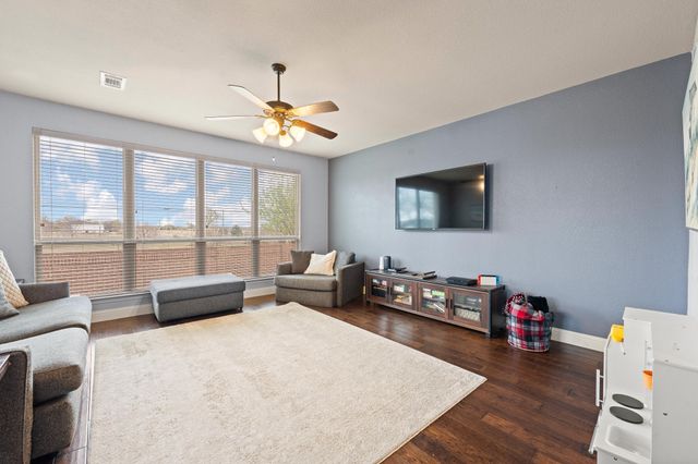 714 Green Leaf Drive, Midlothian, TX 76065