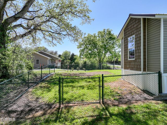 1540 Luther Memorial Road, Parrottsville, TN 37843