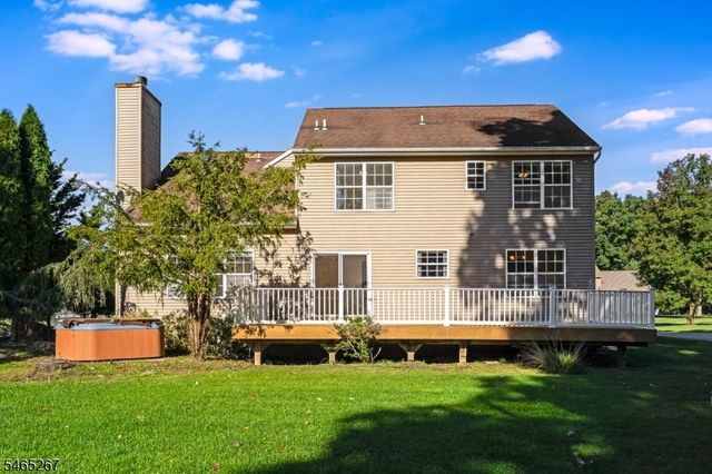 2 Quincy Dr, Jefferson Twp., NJ 07438