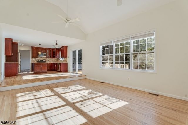 2 Quincy Dr, Jefferson Twp., NJ 07438