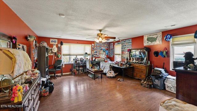 314 Blockhouse Valley Rd, Clinton, TN 37716