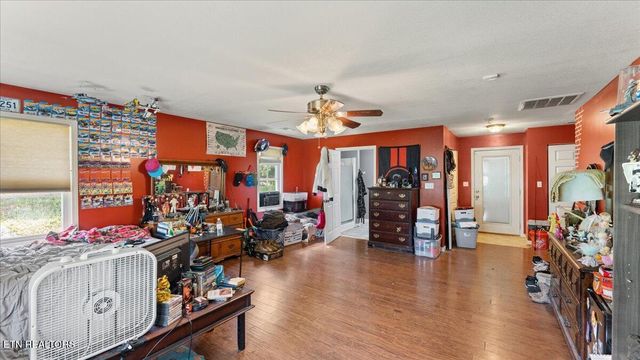 314 Blockhouse Valley Rd, Clinton, TN 37716