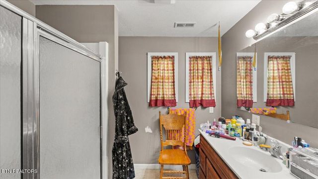 314 Blockhouse Valley Rd, Clinton, TN 37716