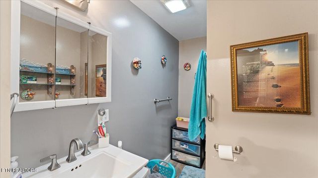 314 Blockhouse Valley Rd, Clinton, TN 37716