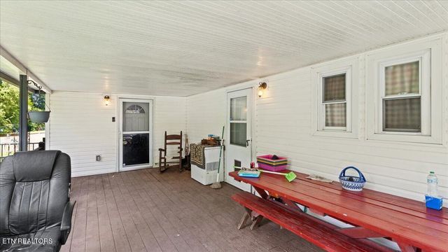 314 Blockhouse Valley Rd, Clinton, TN 37716