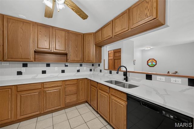 1312 Twin Trails Court, Fenton, MO 63026