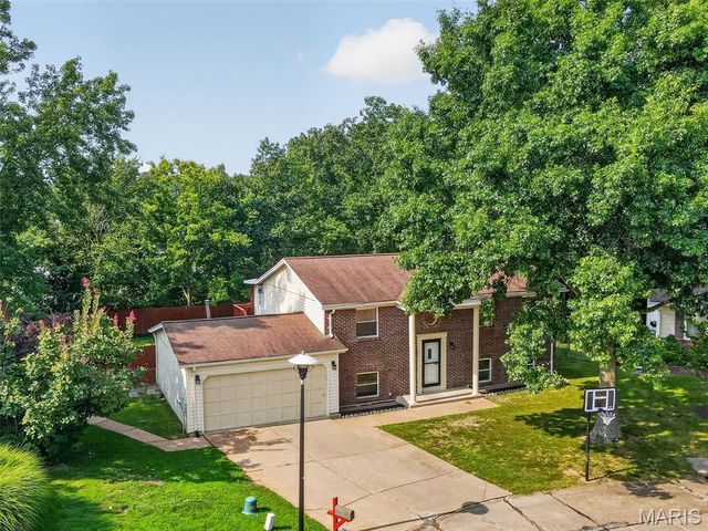 1312 Twin Trails Court, Fenton, MO 63026