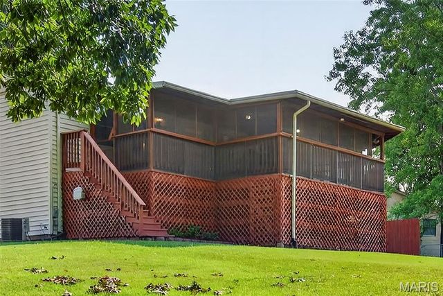 1312 Twin Trails Court, Fenton, MO 63026