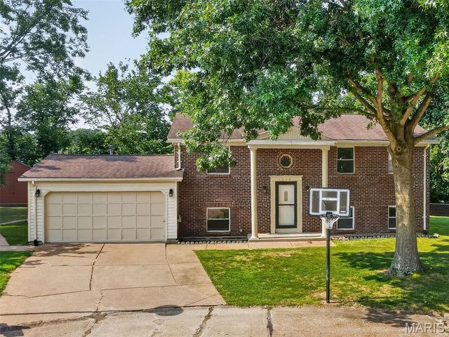 1312 Twin Trails Court, Fenton, MO 63026