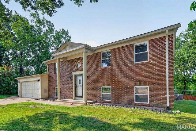 1312 Twin Trails Court, Fenton, MO 63026