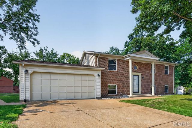 1312 Twin Trails Court, Fenton, MO 63026