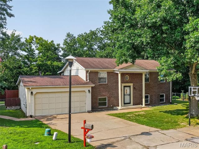 1312 Twin Trails Court, Fenton, MO 63026