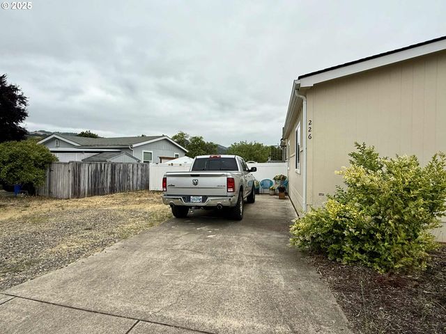 226 OWYHEE Ln 46, Roseburg, OR 97471