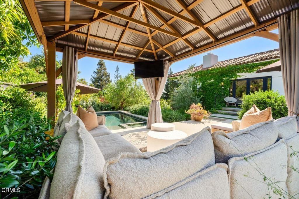 Image 34 of property listing at 920 El Centro Street, Ojai, CA 93023