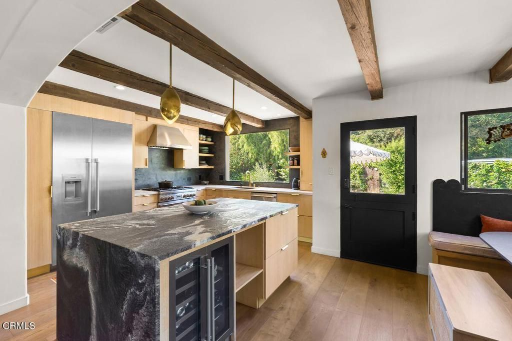 Image 4 of property listing at 920 El Centro Street, Ojai, CA 93023
