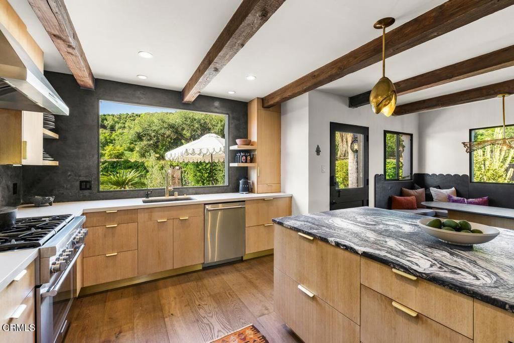 Image 8 of property listing at 920 El Centro Street, Ojai, CA 93023