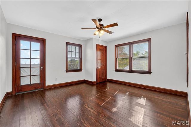 7114 Drury Lane, St Louis, MO 63143