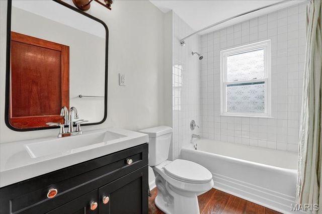 7114 Drury Lane, St Louis, MO 63143